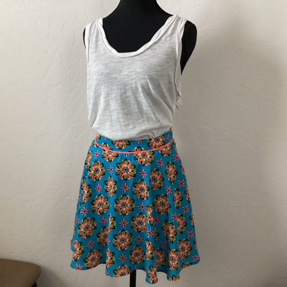 Flying Tomato NWOT, flowy mini skirt, blue background with orange flowers - Picture 11 of 11